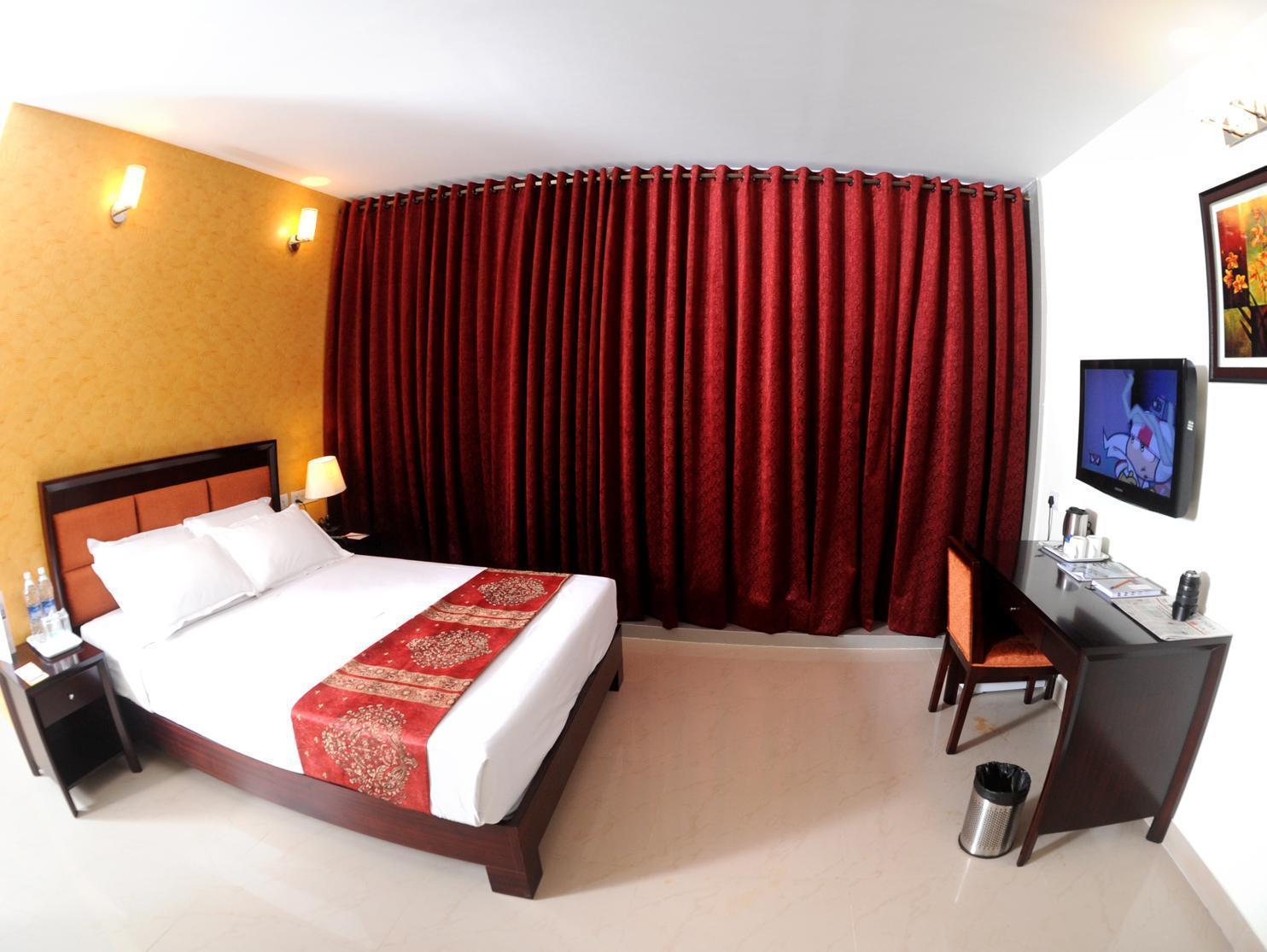 Hotel Treebo Crystal Castle à Bangalore Extérieur photo