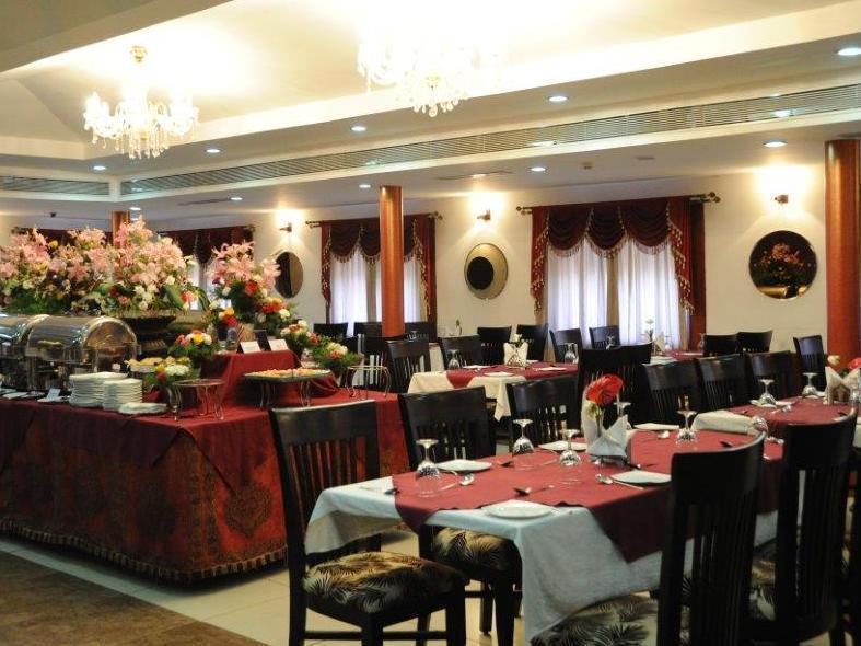 Hotel Treebo Crystal Castle à Bangalore Extérieur photo