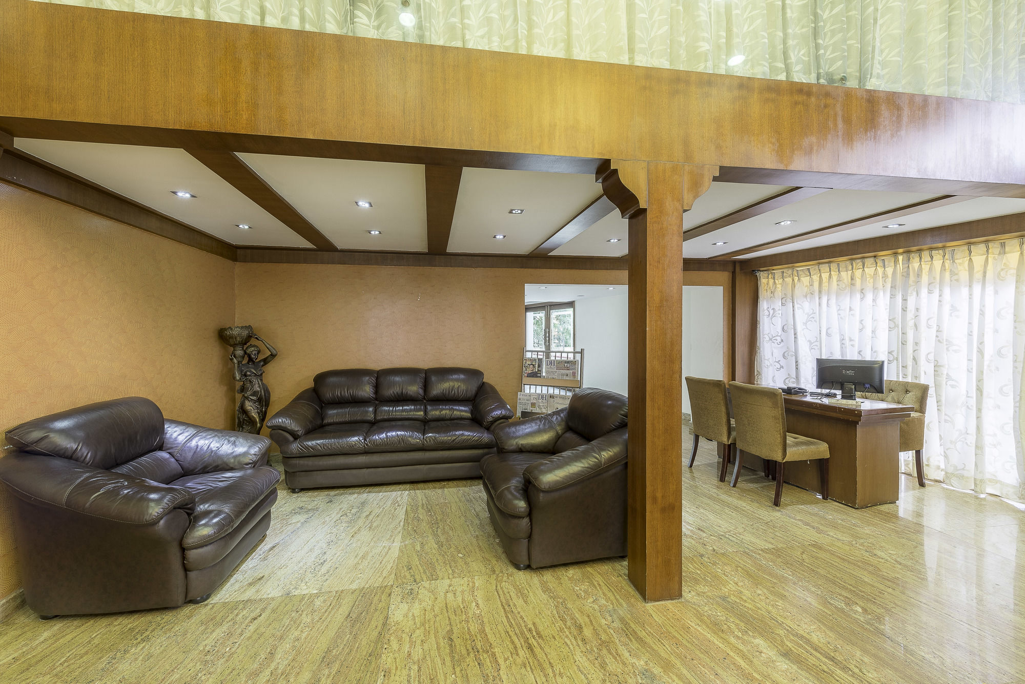Hotel Treebo Crystal Castle à Bangalore Extérieur photo